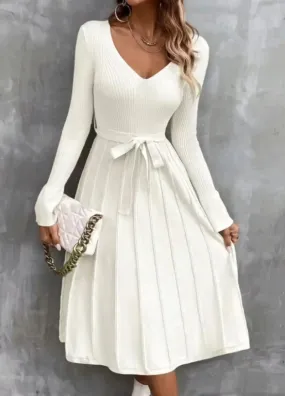 Elegant White Pleated Knit Dress with Waist Tie