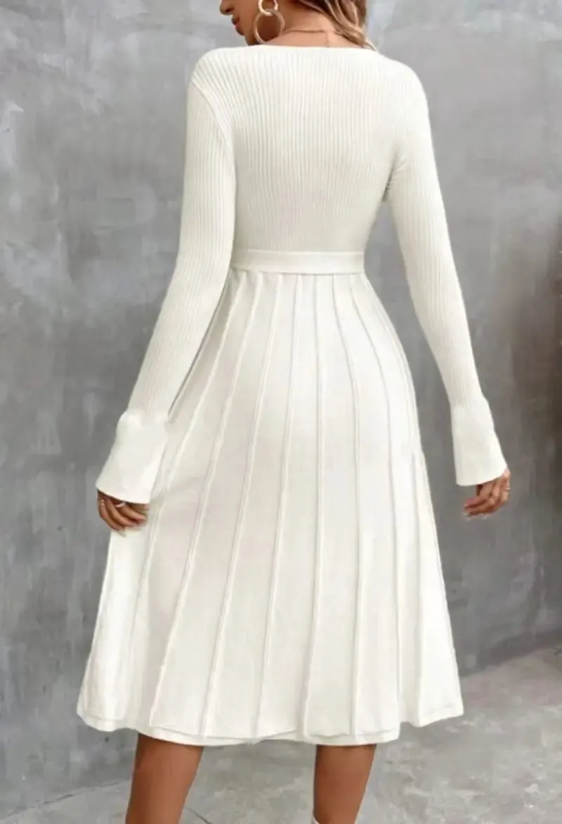 Elegant White Pleated Knit Dress with Waist Tie