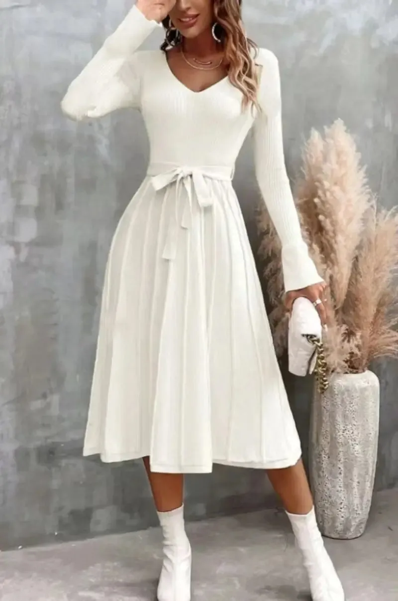 Elegant White Pleated Knit Dress with Waist Tie