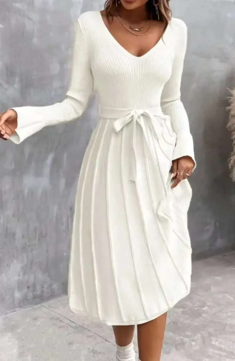 Elegant White Pleated Knit Dress with Waist Tie