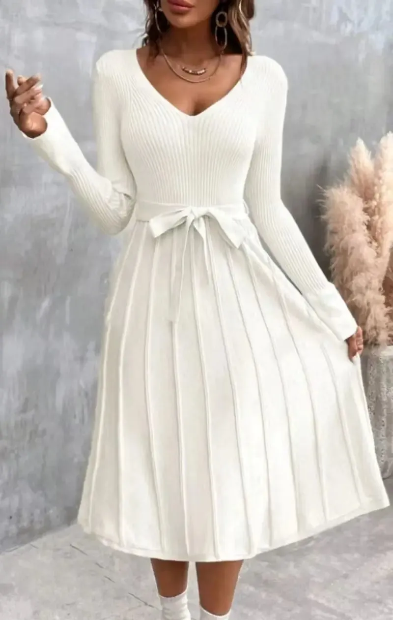 Elegant White Pleated Knit Dress with Waist Tie