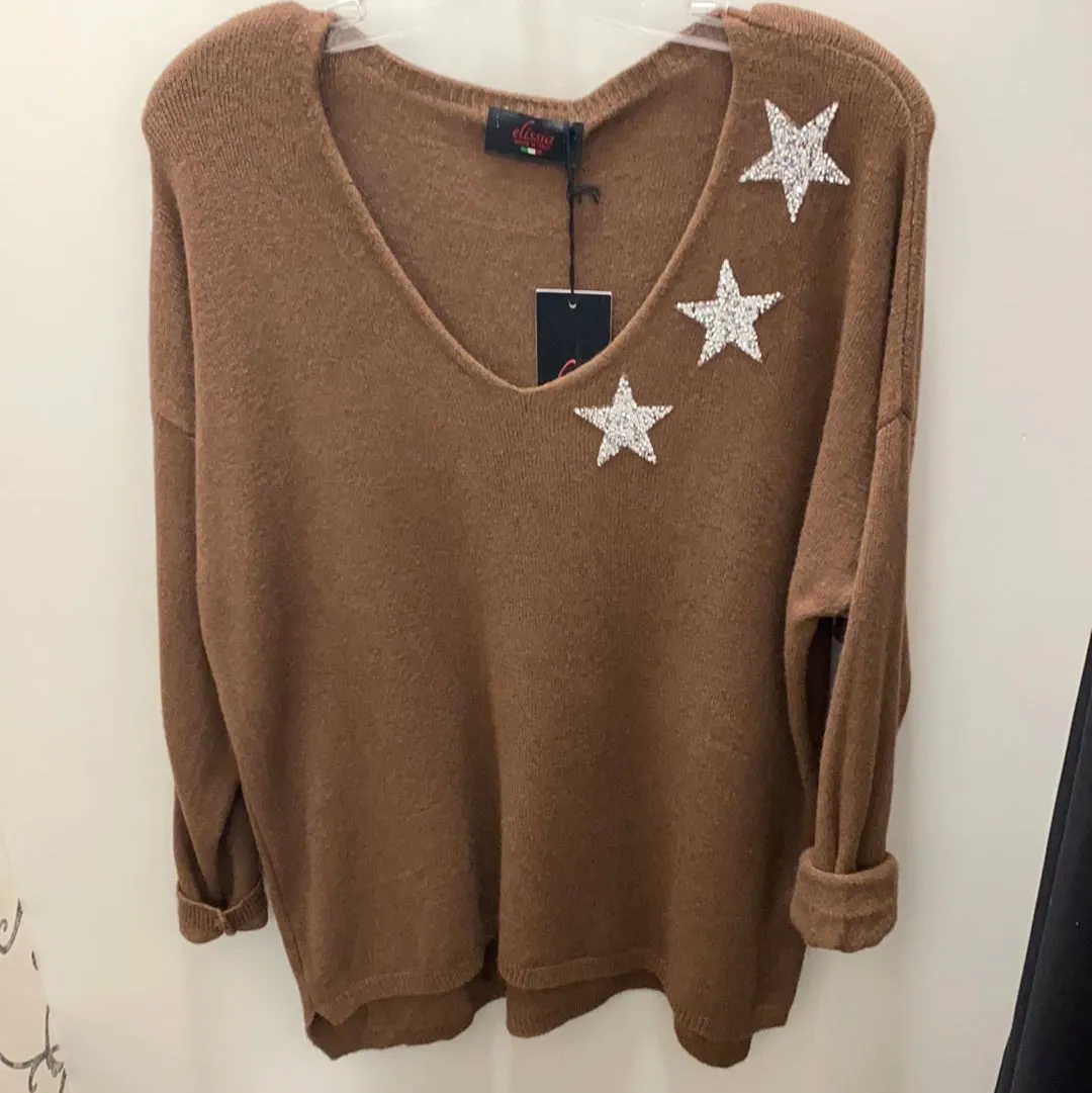 Elissia Z7667 Sweater V-Neck Top with Stars in the colour Chocolate