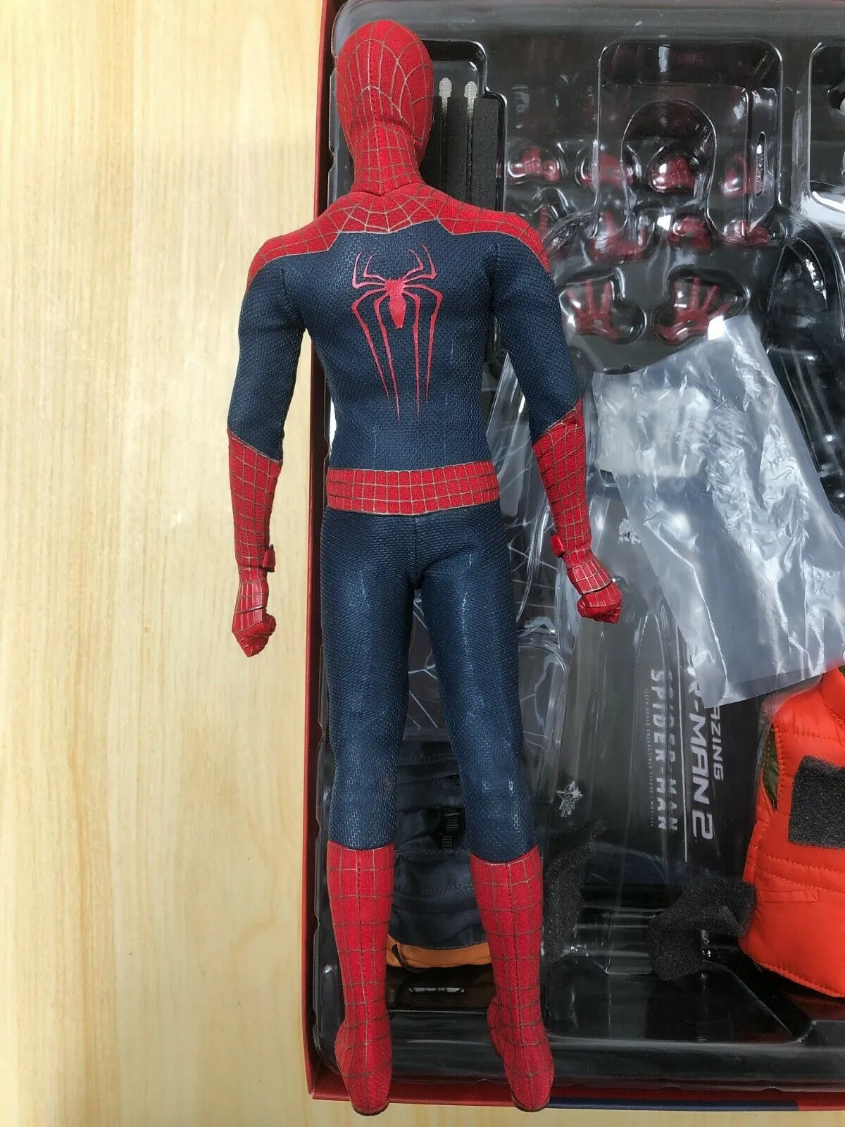 Hottoys Hot Toys 1/6 Scale MMS244 MMS 244 Amazing Spider-Man 2 - Spider-Man (Normal Version) Action Figure USED