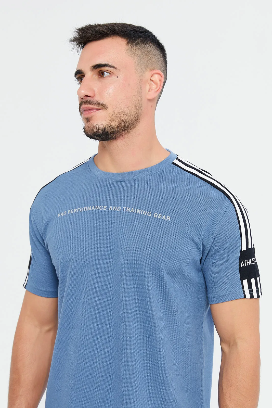 Men Blue Chest Print Active T-Shirt