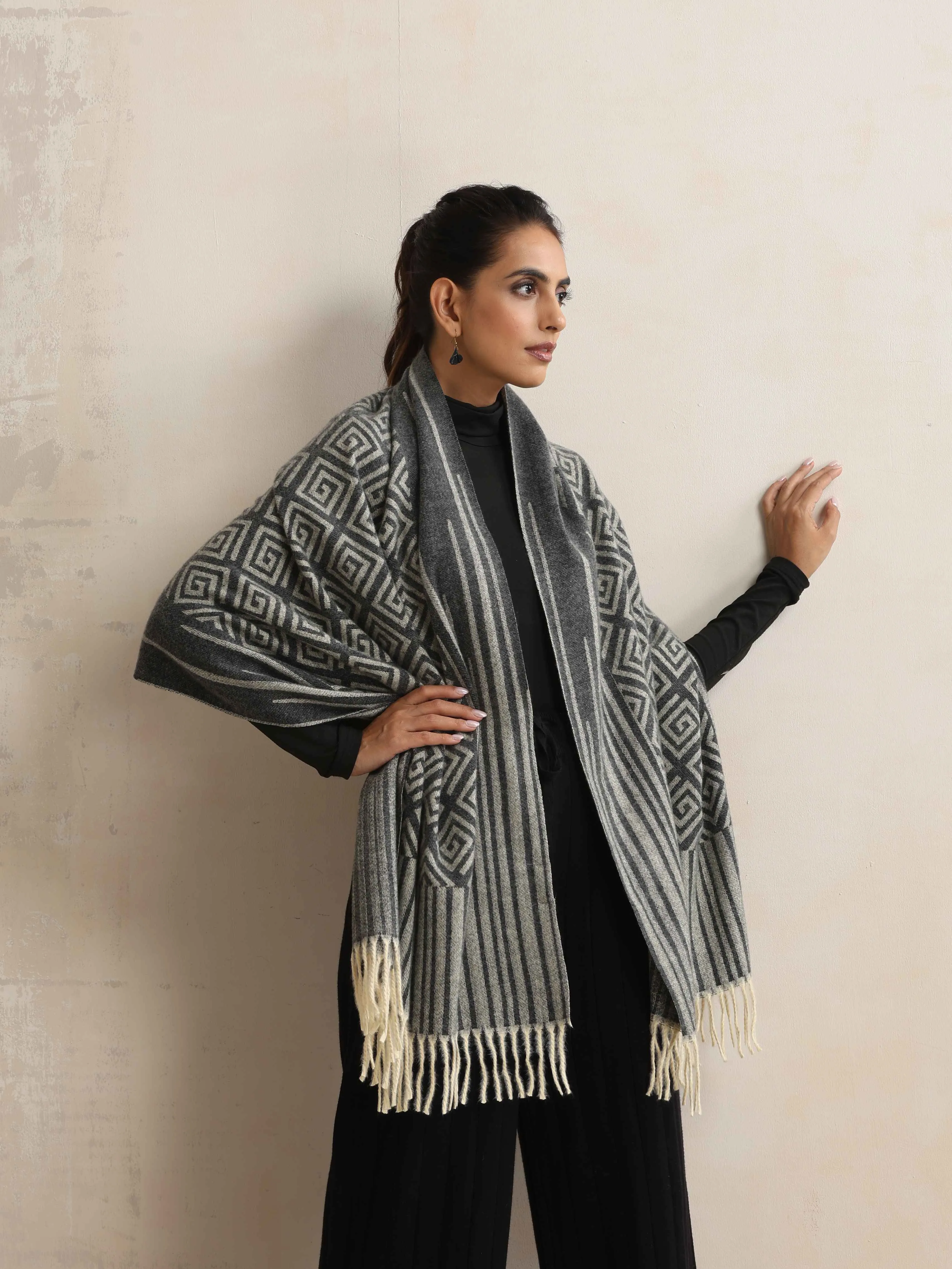 trueBrowns Charcoal Geometric Woollen Stole