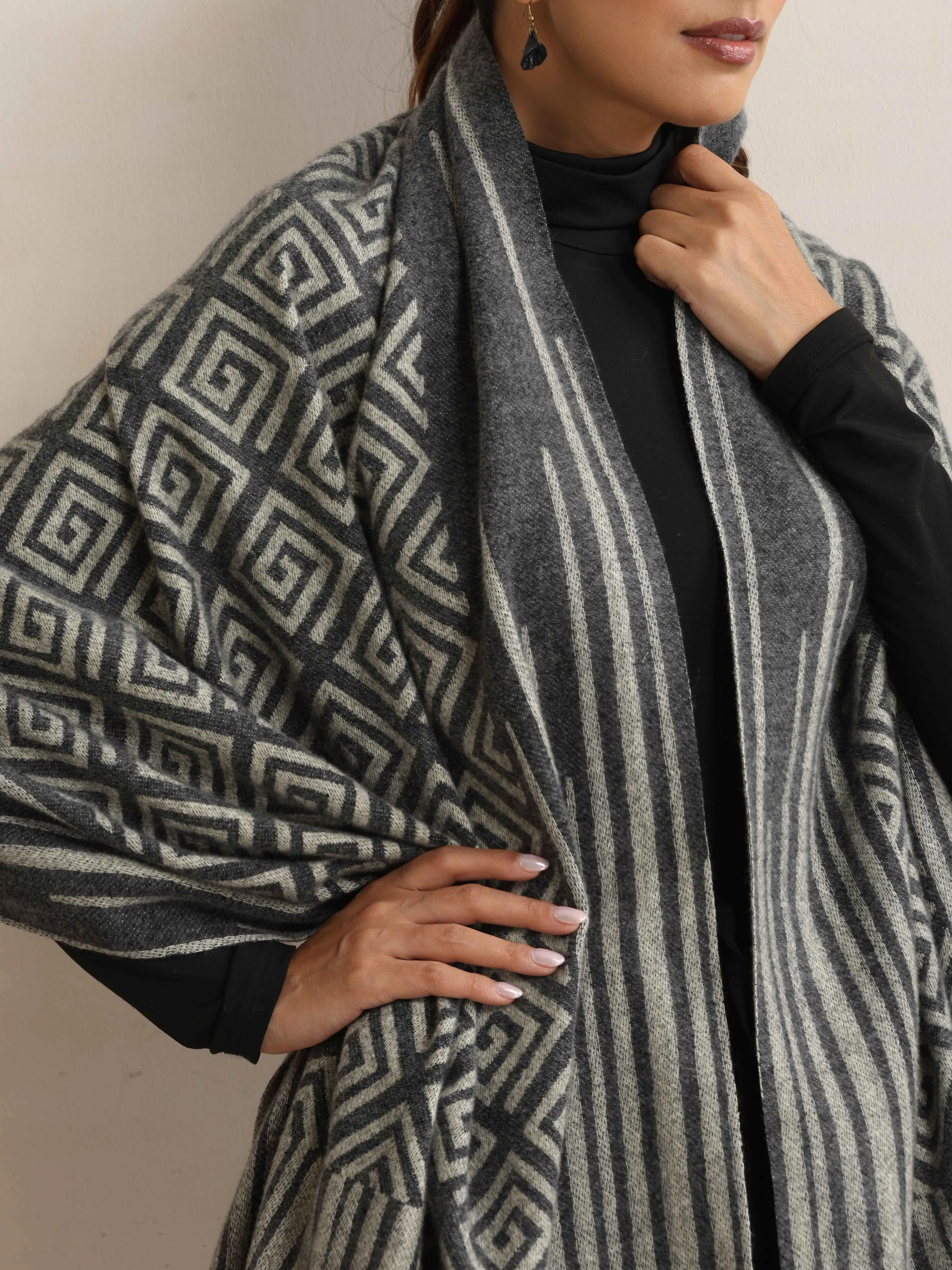 trueBrowns Charcoal Geometric Woollen Stole