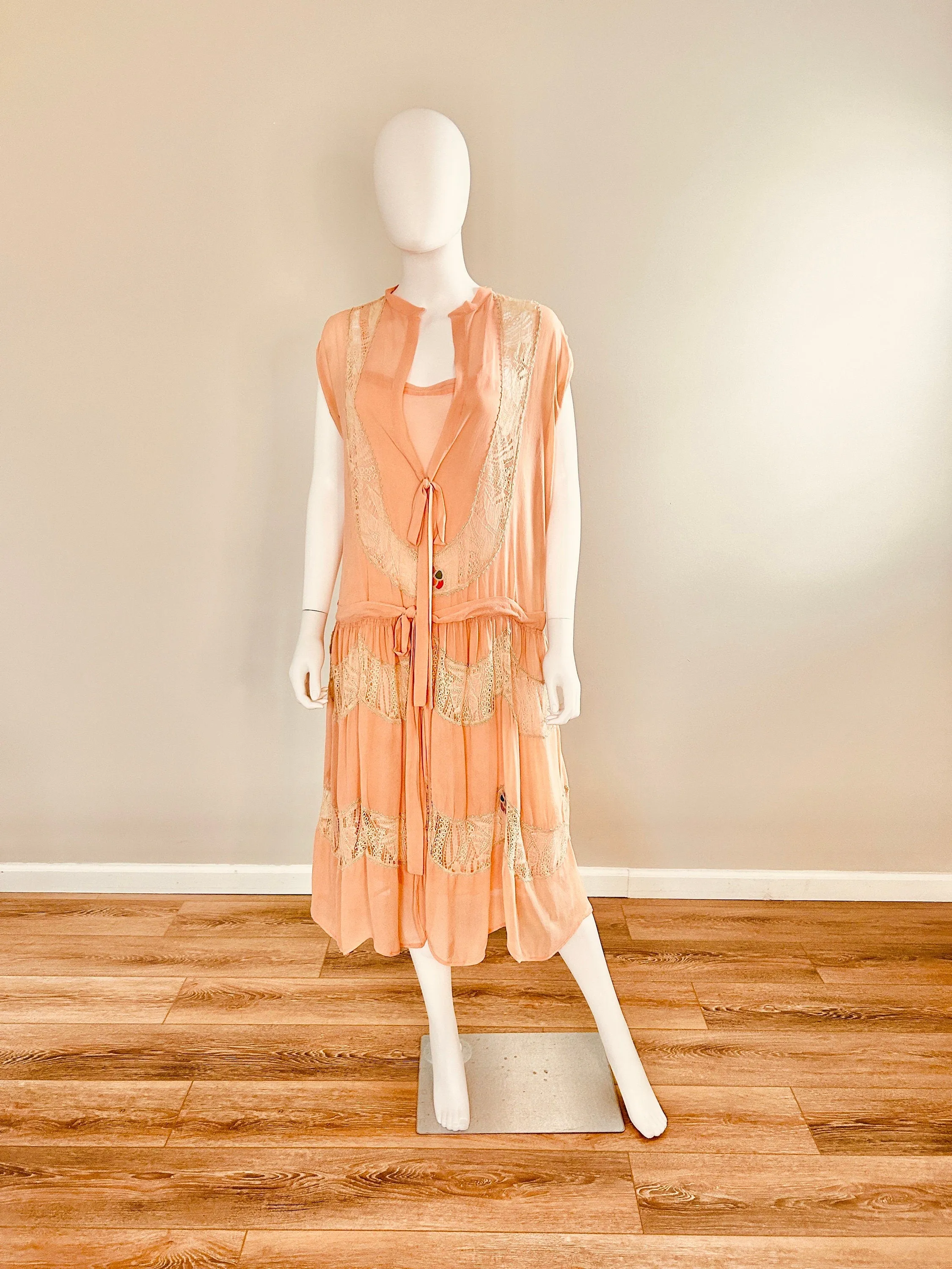 Vintage 1920s Silk and Lace Dress / 20s Flapper Dress / Size S