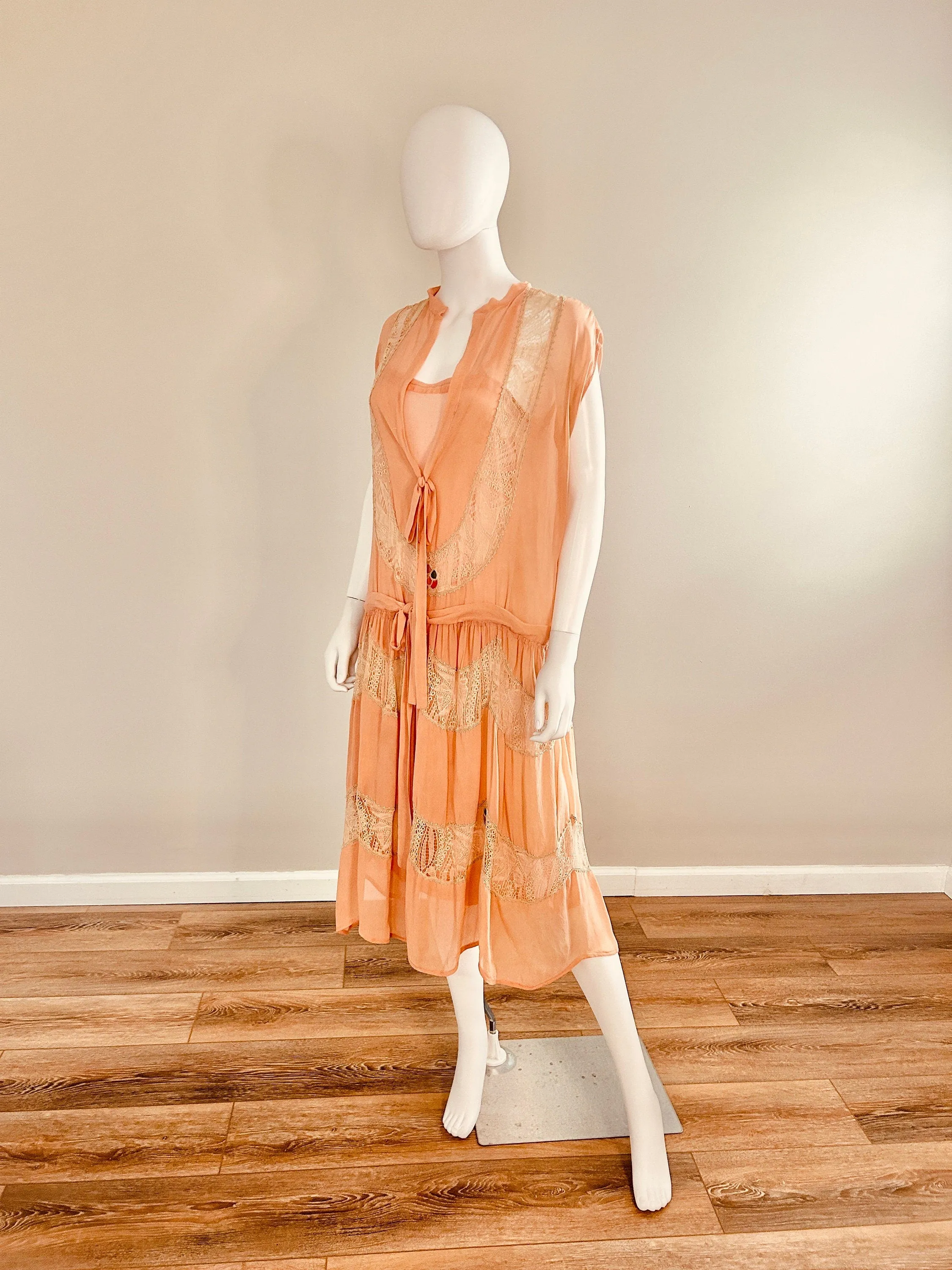 Vintage 1920s Silk and Lace Dress / 20s Flapper Dress / Size S