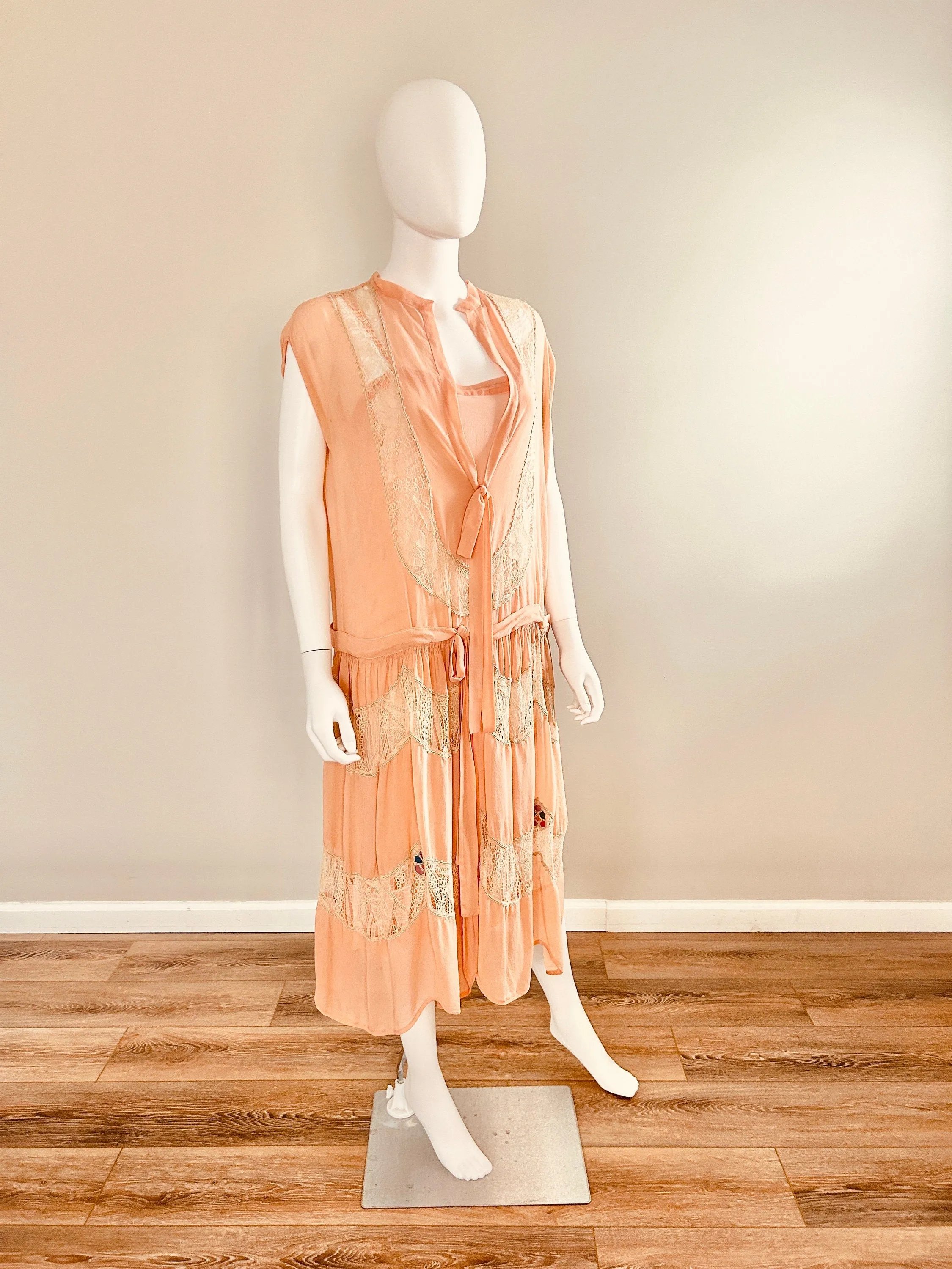 Vintage 1920s Silk and Lace Dress / 20s Flapper Dress / Size S