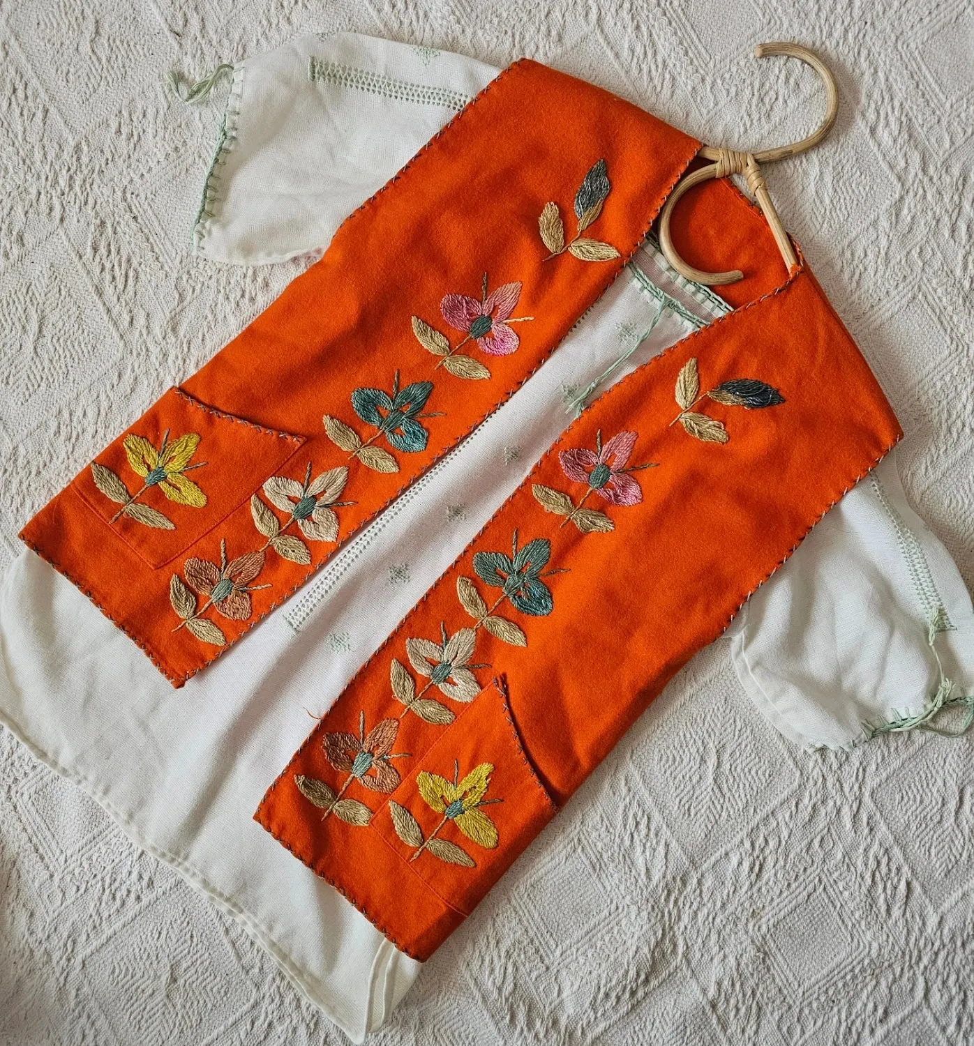 Vintage embroidered vest S