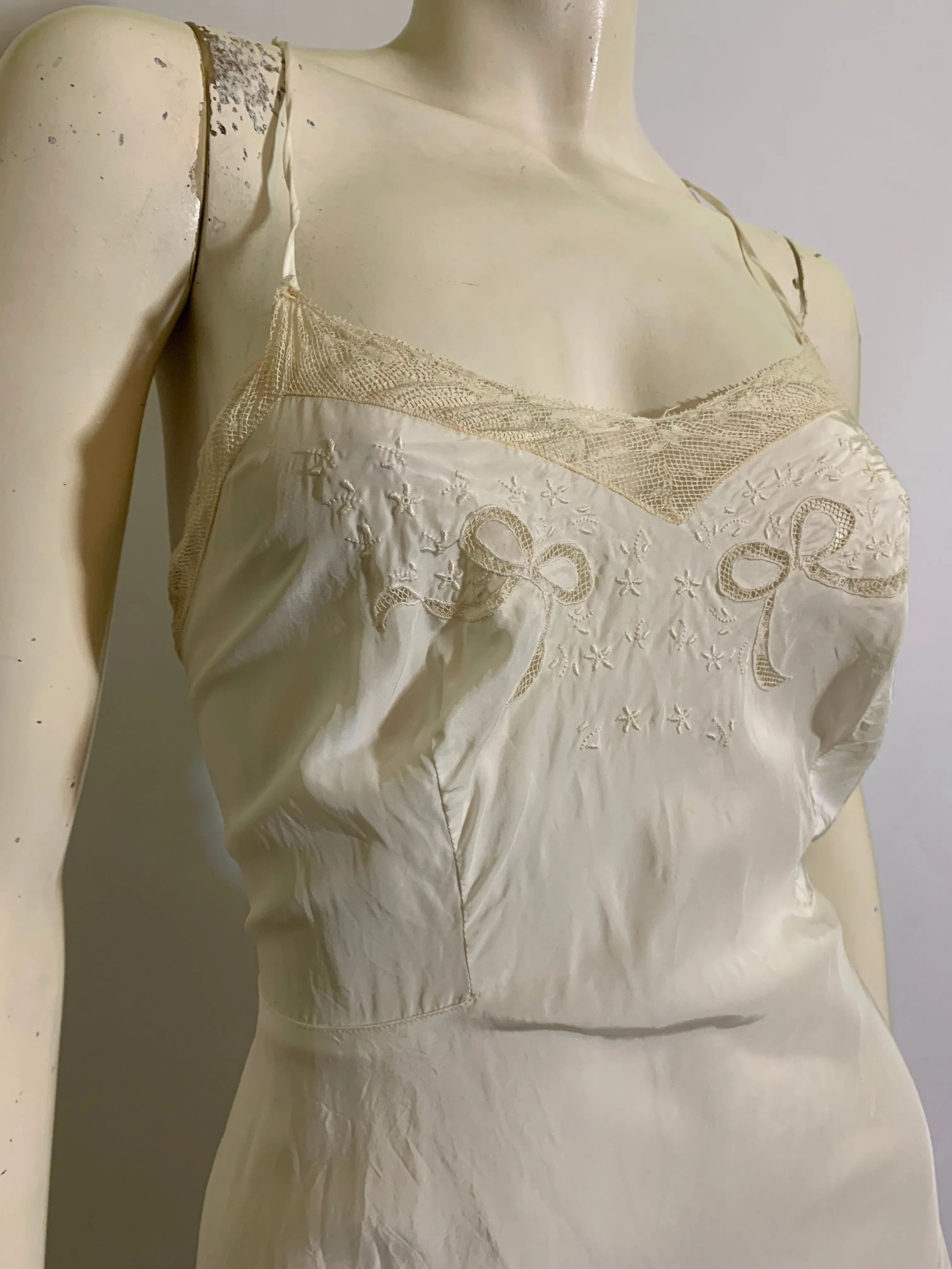 White Embroidered Rayon Lace Trimmed Full Slip circa 1940s 32